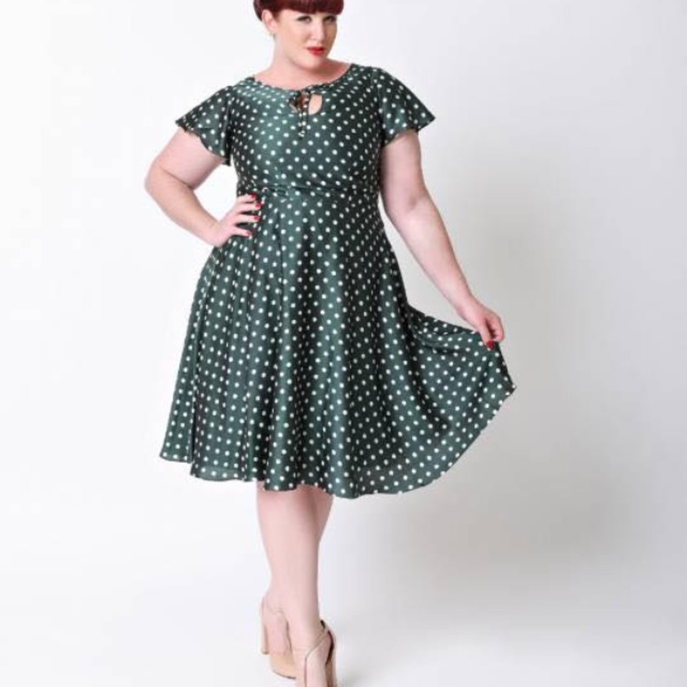 Size 2XL Unique Vintage Green Polka Dot Dress